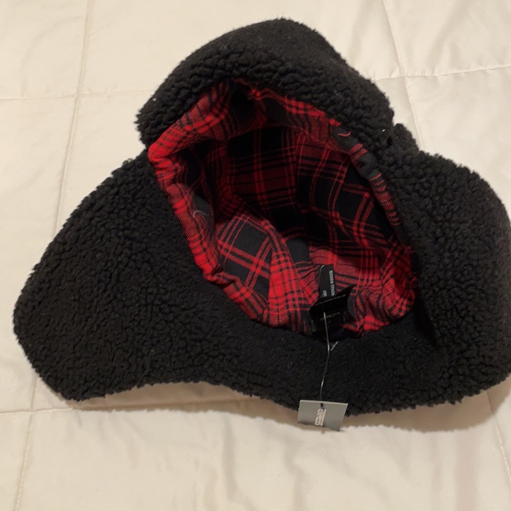 Hat - Picture 2 of 4